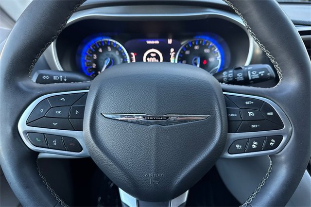 Used 2024 Chrysler Pacifica Touring-L image 28