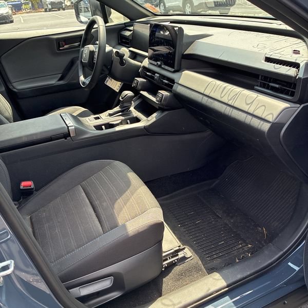 Used 2026 Toyota RAV4 SE w/ Convenience Package AWD/4WD image 18