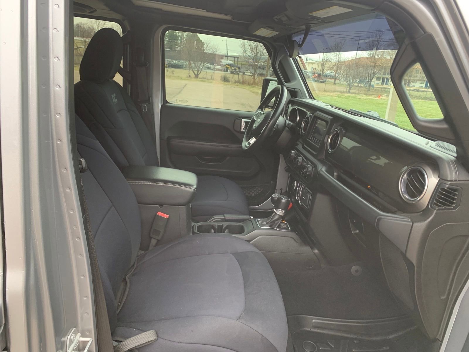 Used 2019 Jeep Wrangler Unlimited Sahara w/ Safety Group image 30