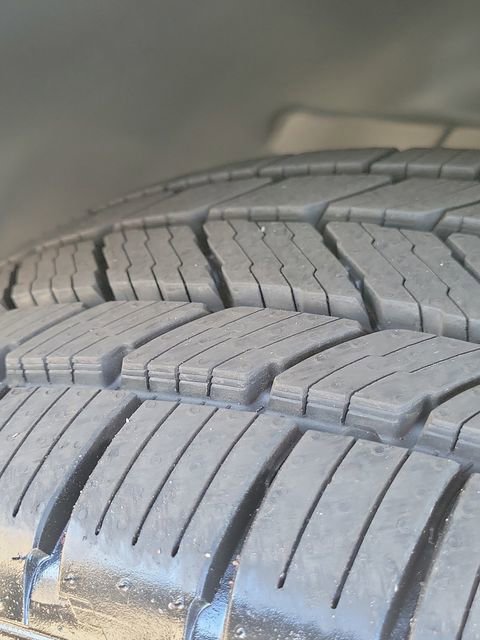 Used 2024 Rivian R1S Adventure image 29