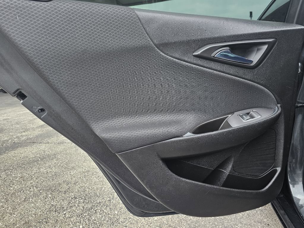 Used 2017 Chevrolet Malibu LT image 31