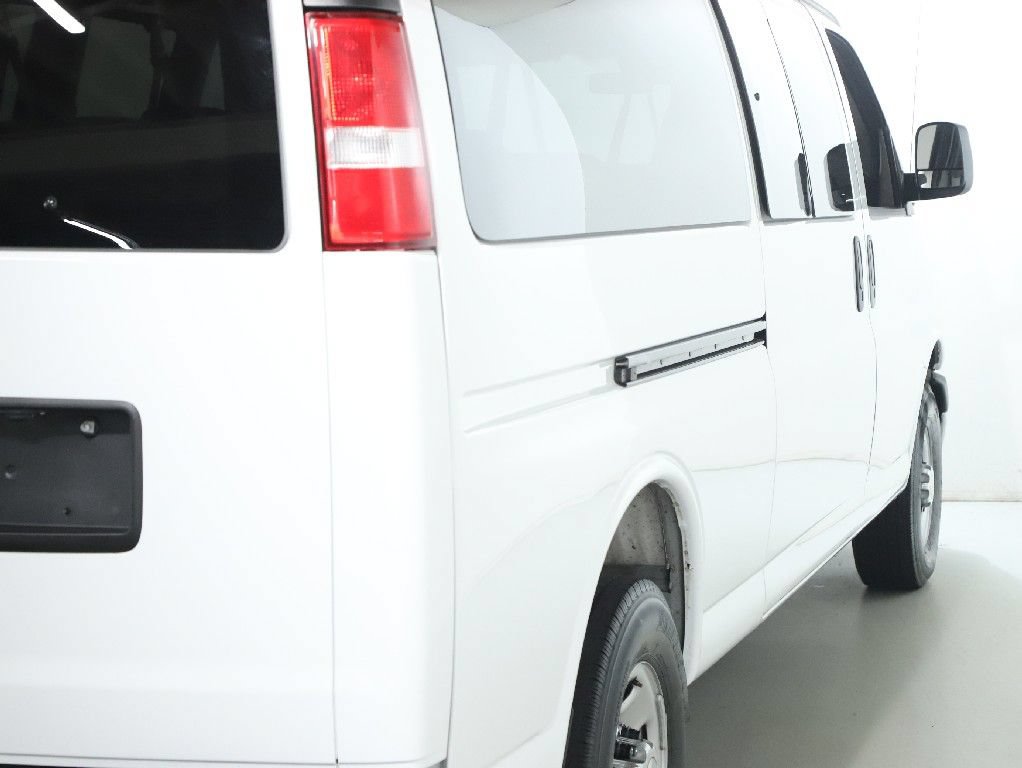 Used 2025 Chevrolet Express 3500 LT w/ LT Preferred Equipment Group RWD image 43