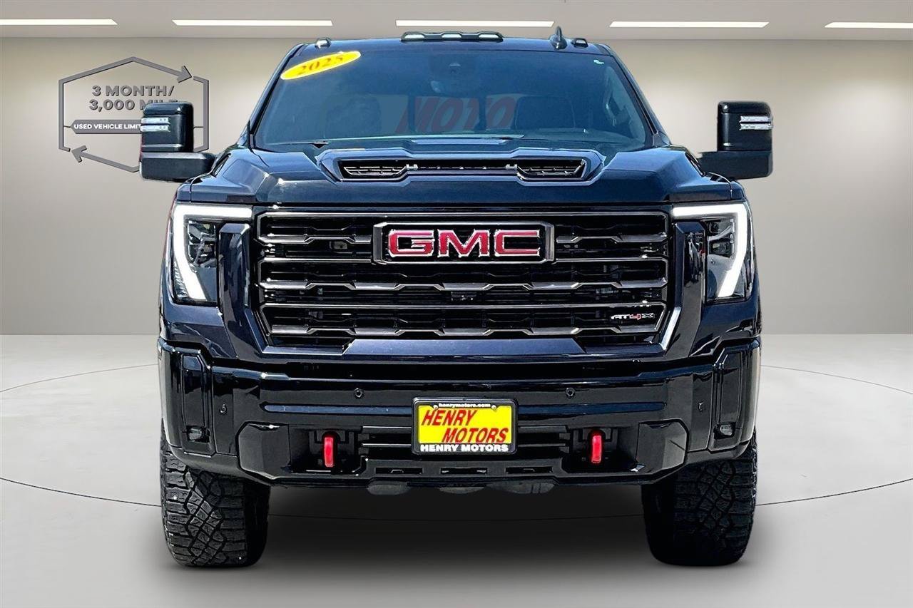 Used 2025 GMC Sierra 2500 AT4X AWD/4WD image 2