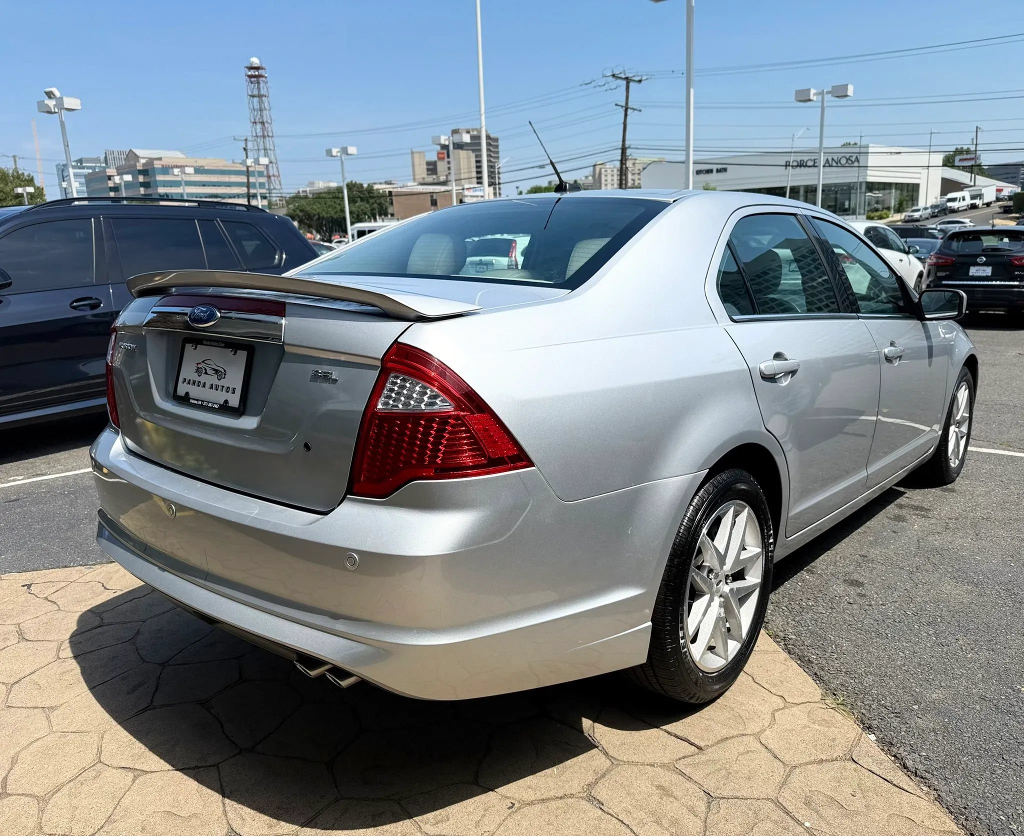 Used 2011 Ford Fusion SEL FWD image 7