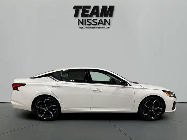 Certified 2025 Nissan Altima 2.5 SR FWD image 8