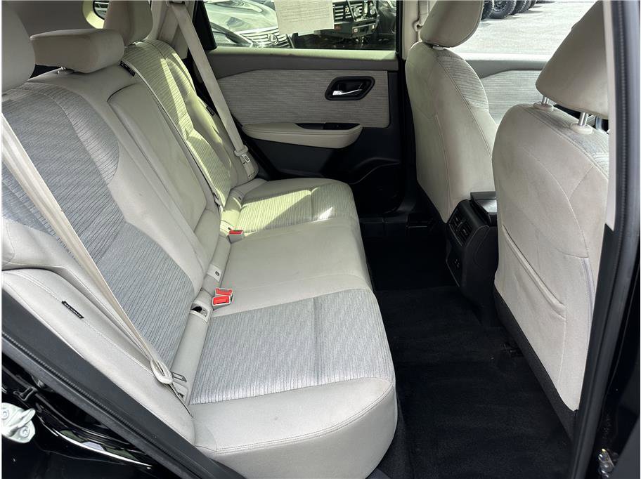 Used 2023 Nissan Rogue SV image 21