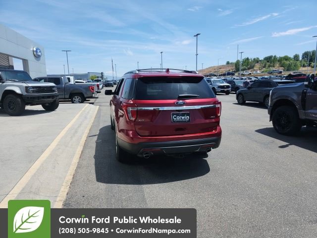 Used 2017 Ford Explorer XLT AWD/4WD image 9