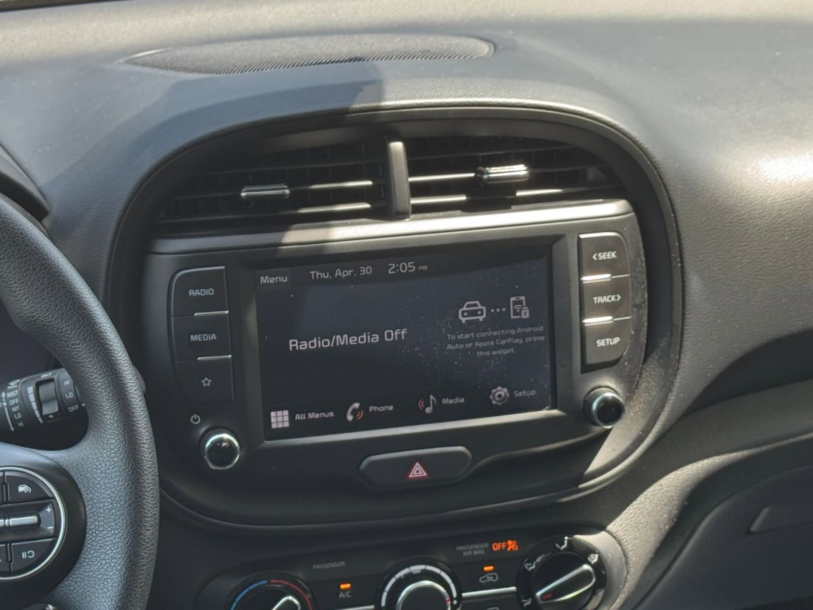 Used 2025 Kia Soul LX w/ LX Technology Package FWD image 17