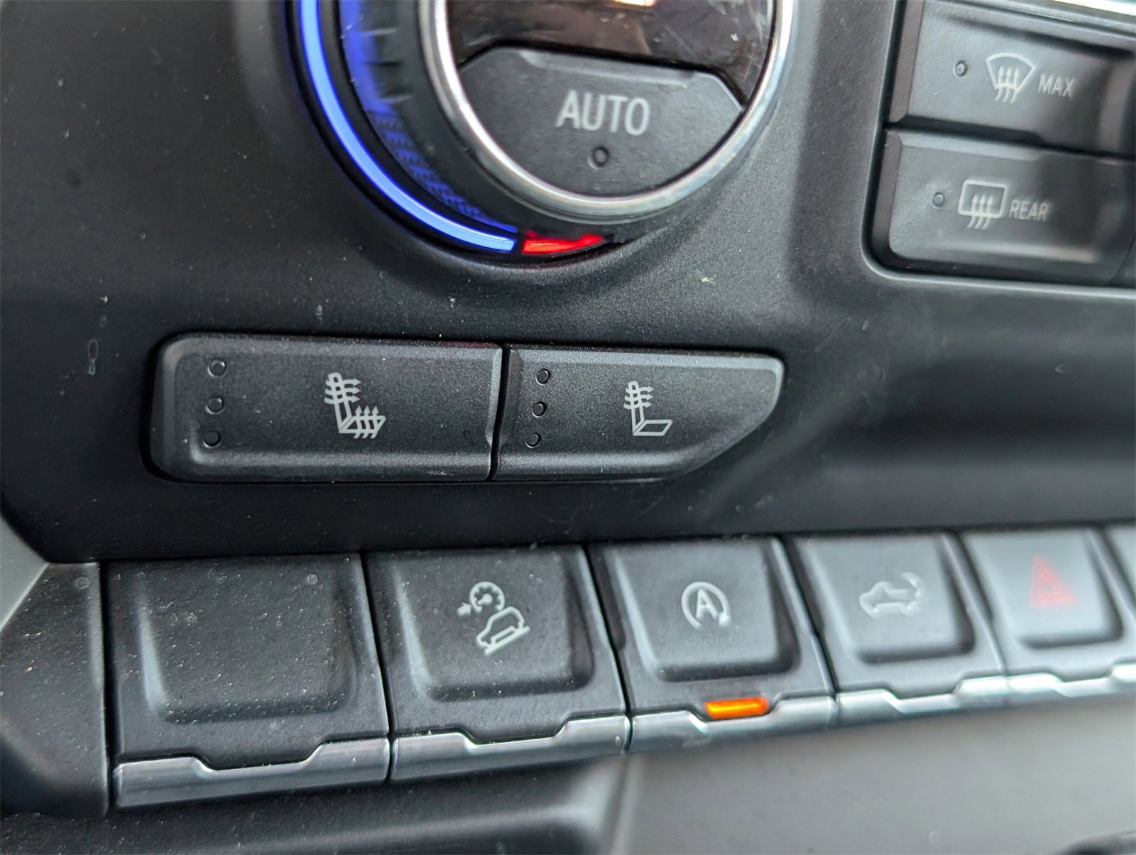 Used 2021 Chevrolet Silverado 1500 LT Trail Boss w/ Convenience Package II image 7