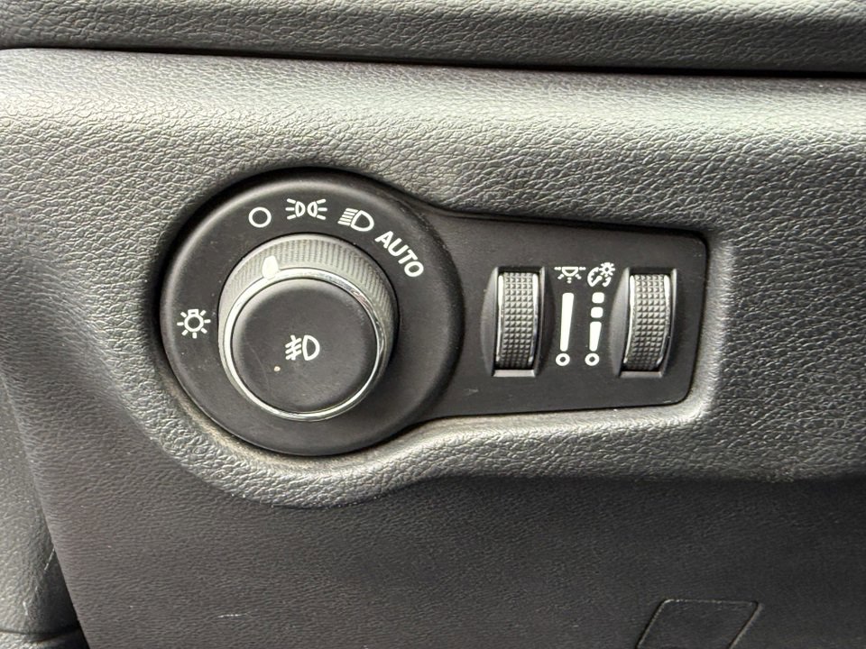 Used 2020 Chrysler Pacifica Touring-L Plus image 23