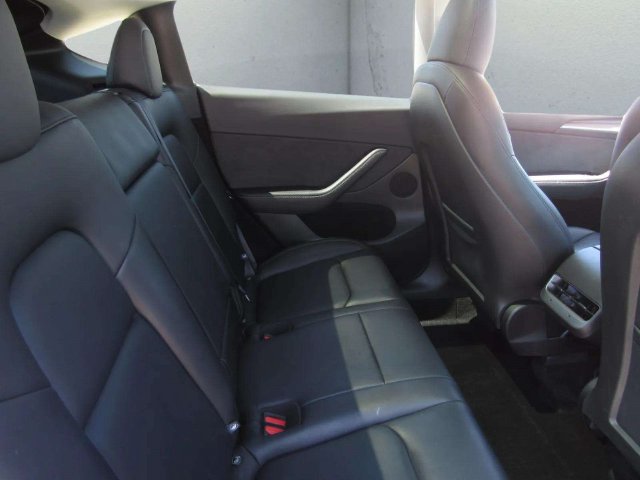 Used 2025 Tesla Model Y Long Range RWD image 11