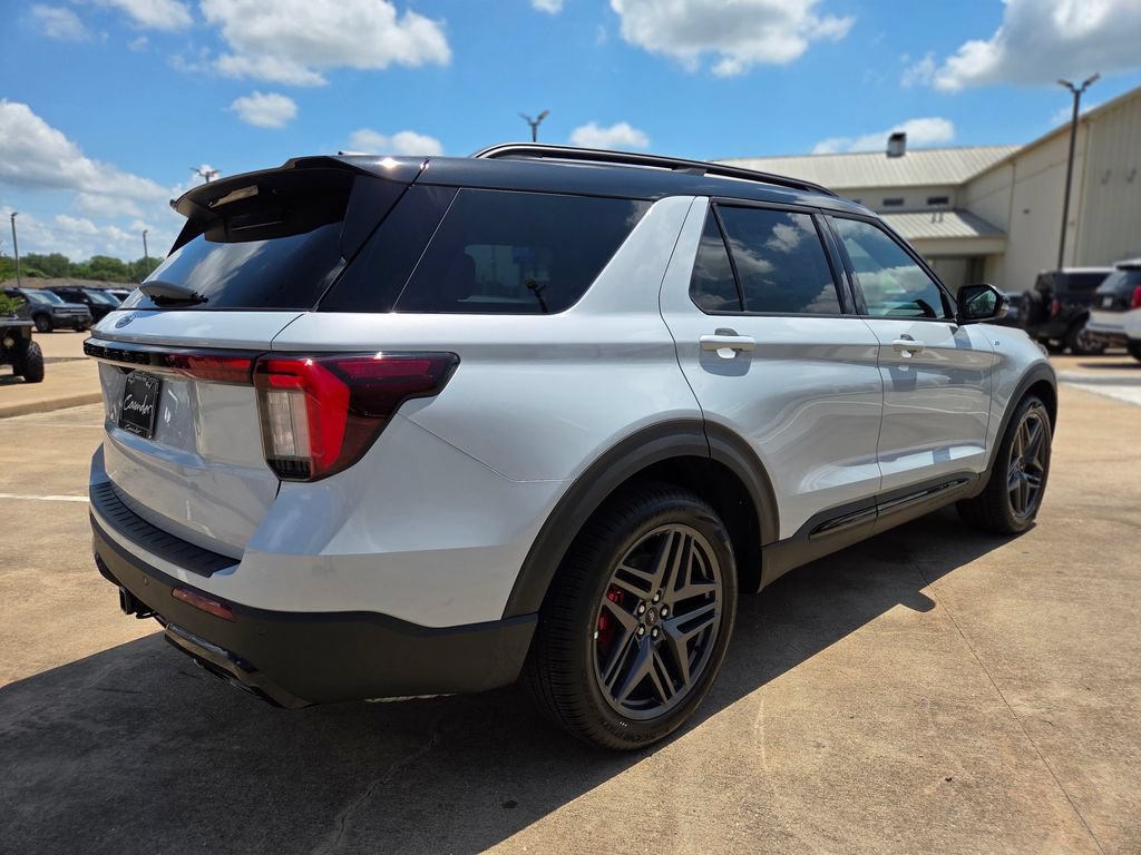 New 2026 Ford Explorer ST-Line w/ ST-Line Street Pack RWD image 12