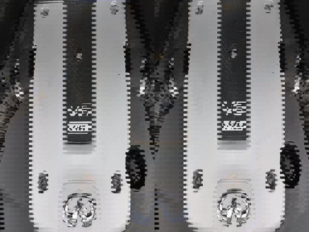 Used 2015 INFINITI Q40 AWD w/ Navigation Package image 11