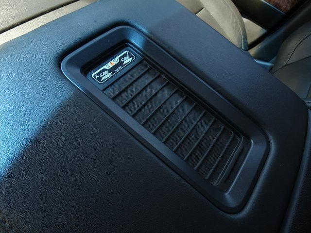 Used 2019 Chevrolet Suburban Premier AWD/4WD image 29