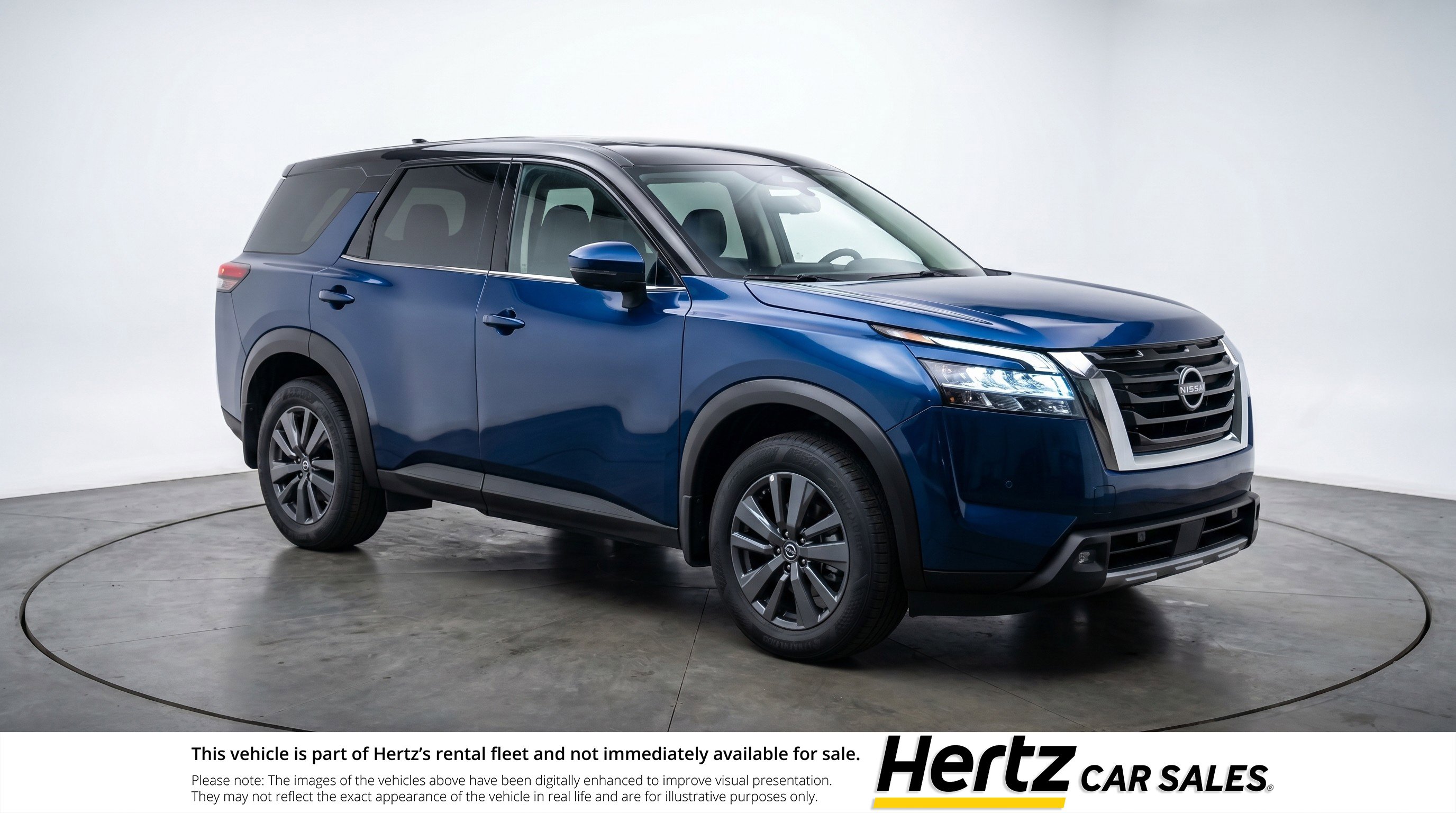 Used 2025 Nissan Pathfinder SV FWD image 1