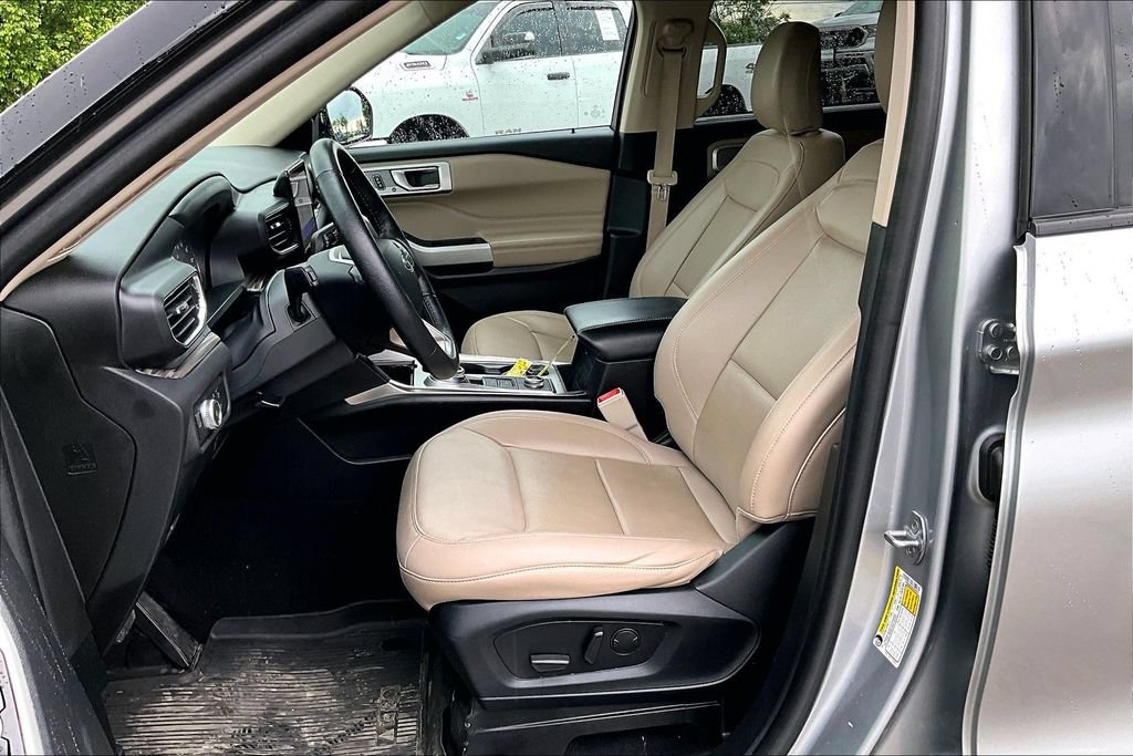 Used 2022 Ford Explorer Limited AWD/4WD image 22
