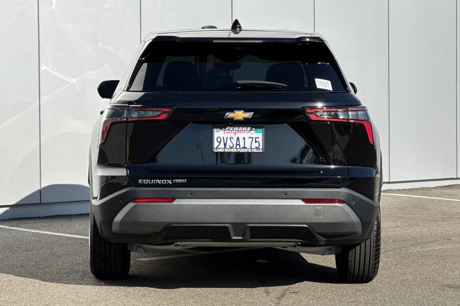Used 2025 Chevrolet Equinox LT w/ Safety and Technology Package AWD/4WD image 4