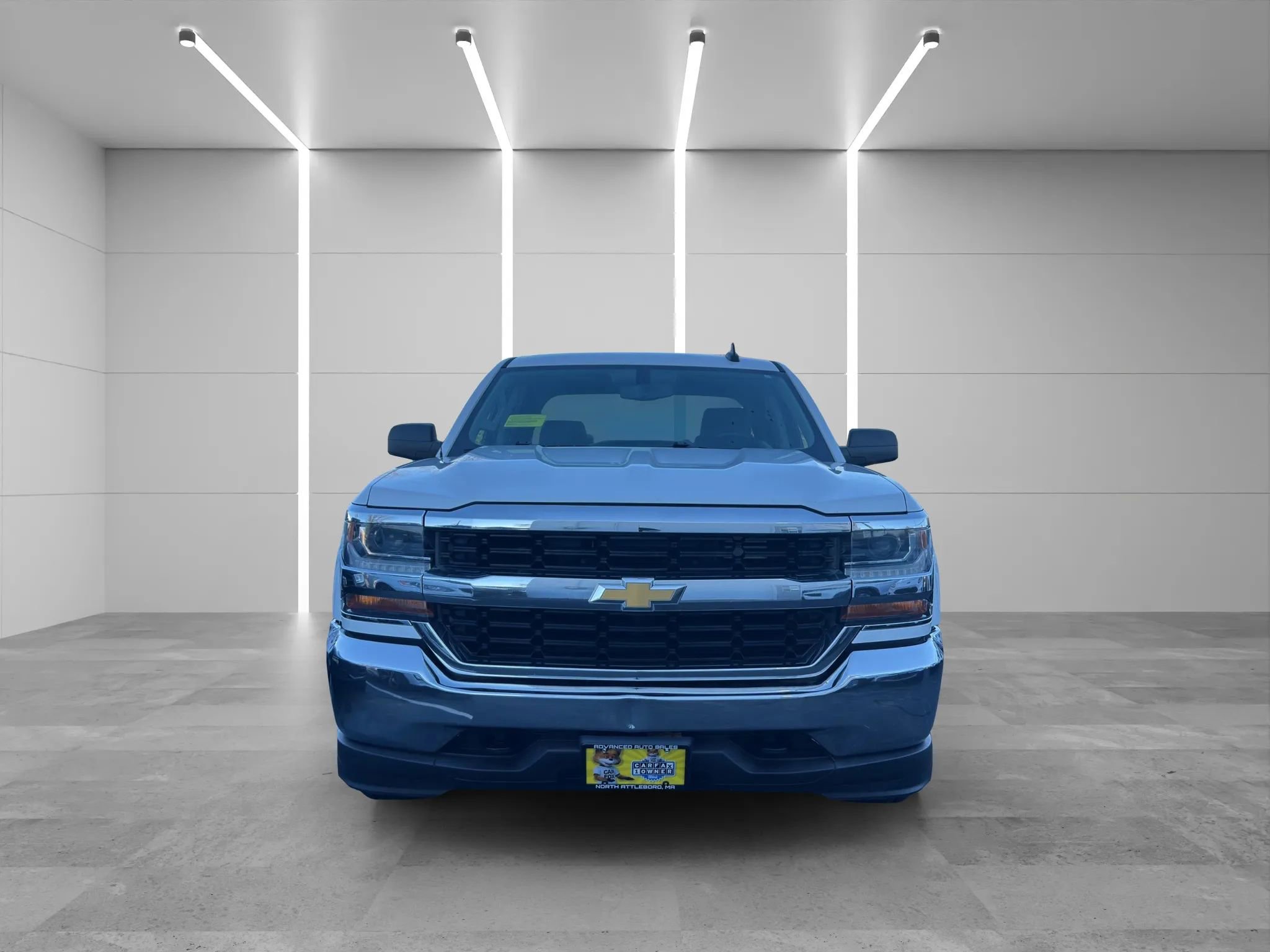 Used 2018 Chevrolet Silverado 1500 W/T w/ WT Convenience Package AWD/4WD image 2