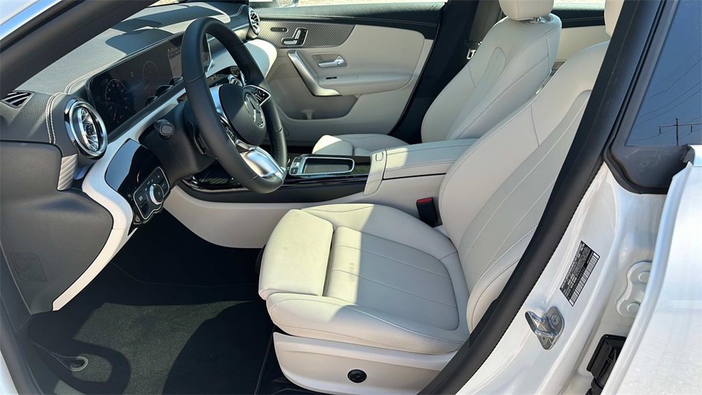 Used 2025 Mercedes-Benz CLA 250 image 21
