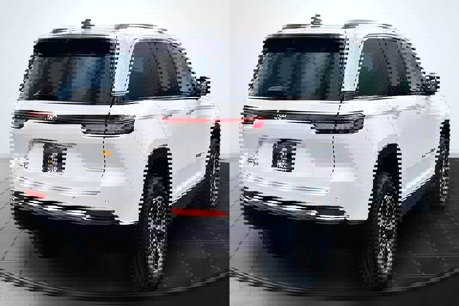 Used 2023 Jeep Grand Cherokee 4WD 4xe w/ Luxury Tech Group II image 23