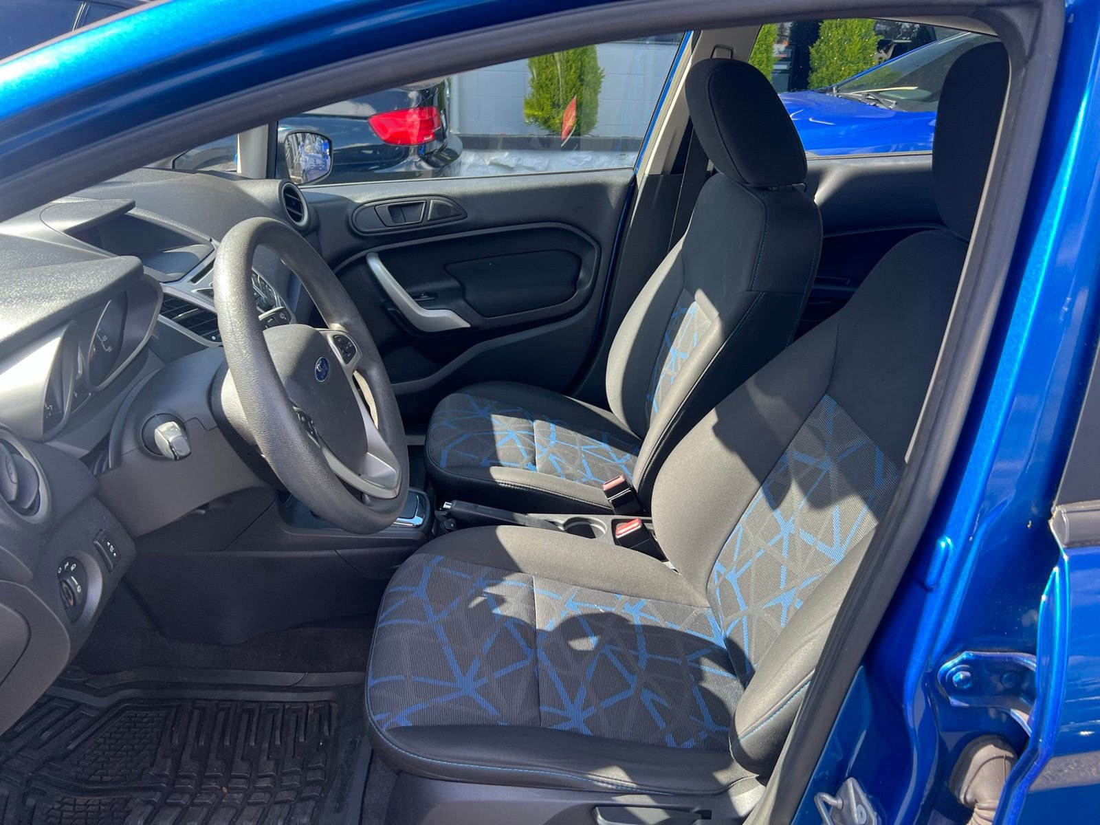 Used 2011 Ford Fiesta SE w/ 203A Rapid Spec Order Code image 11