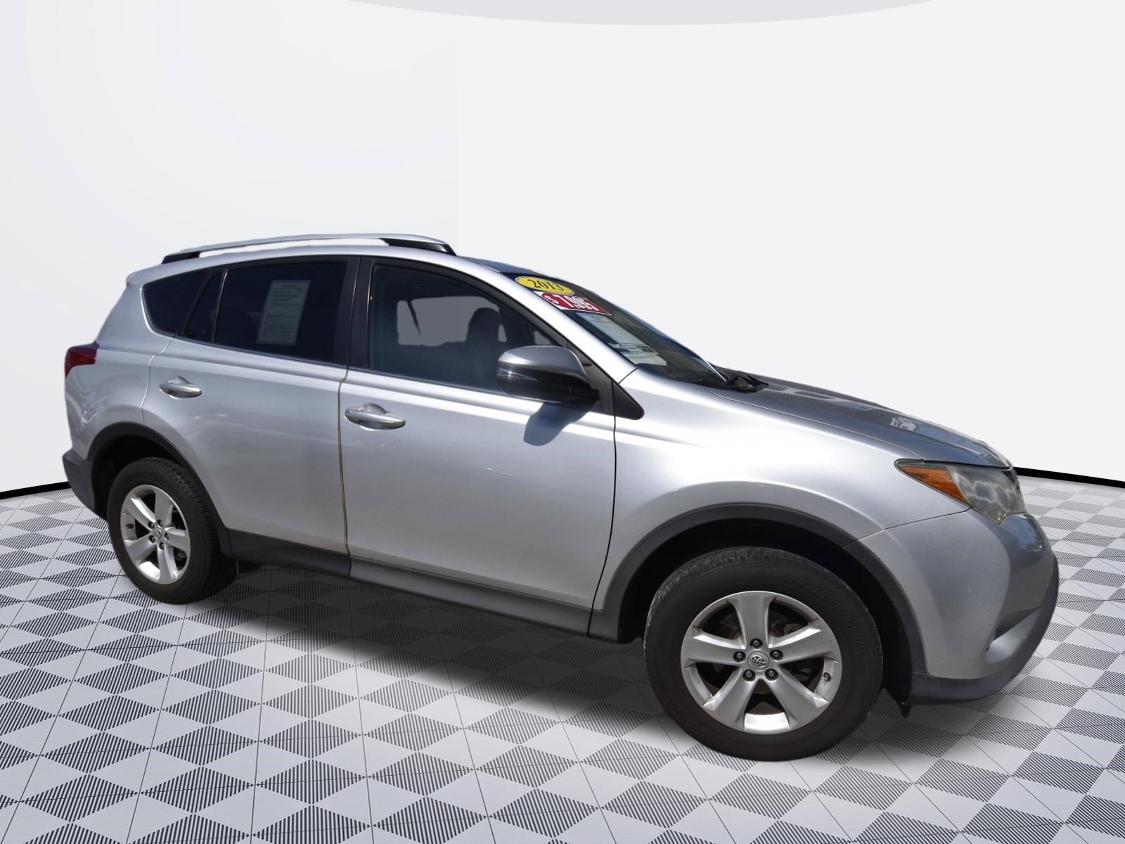 Used 2013 Toyota RAV4 XLE FWD image 3