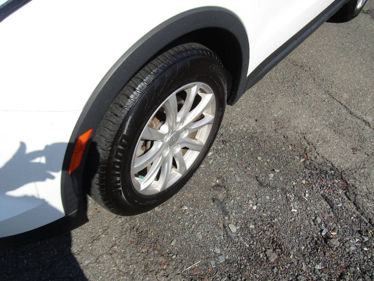 Used 2019 Cadillac XT4 Luxury AWD/4WD image 19