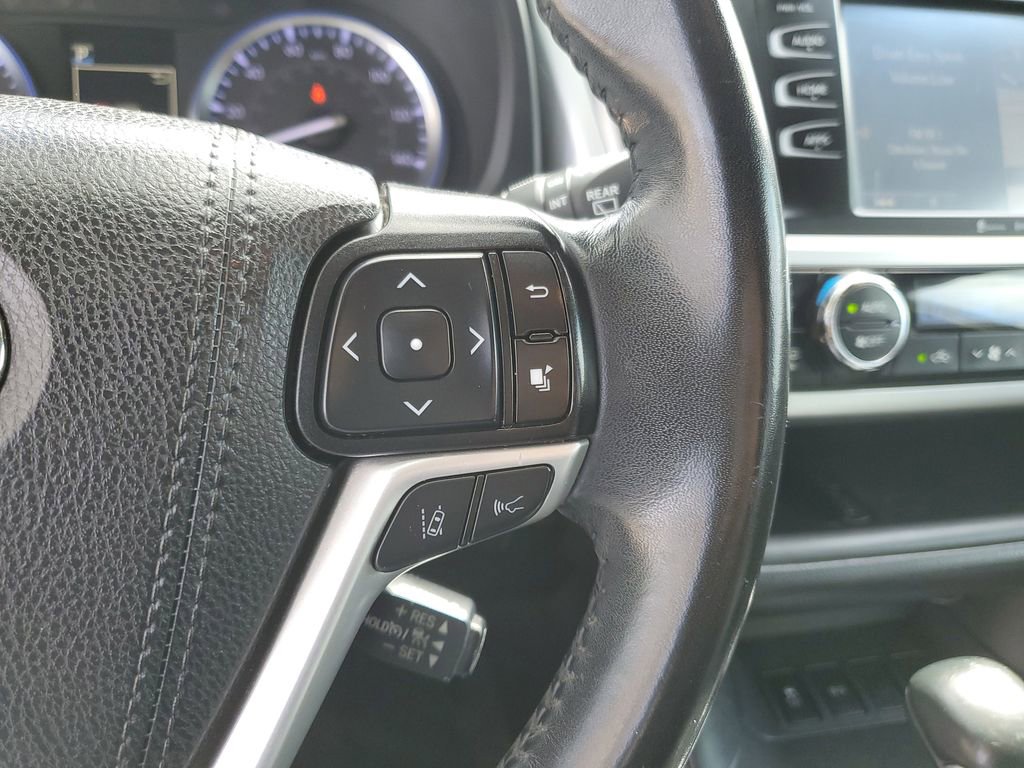 Used 2019 Toyota Highlander SE w/ Nightshade Edition image 27