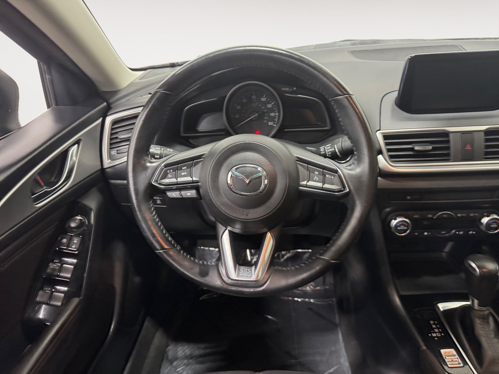 Used 2018 MAZDA MAZDA3 Touring FWD image 10