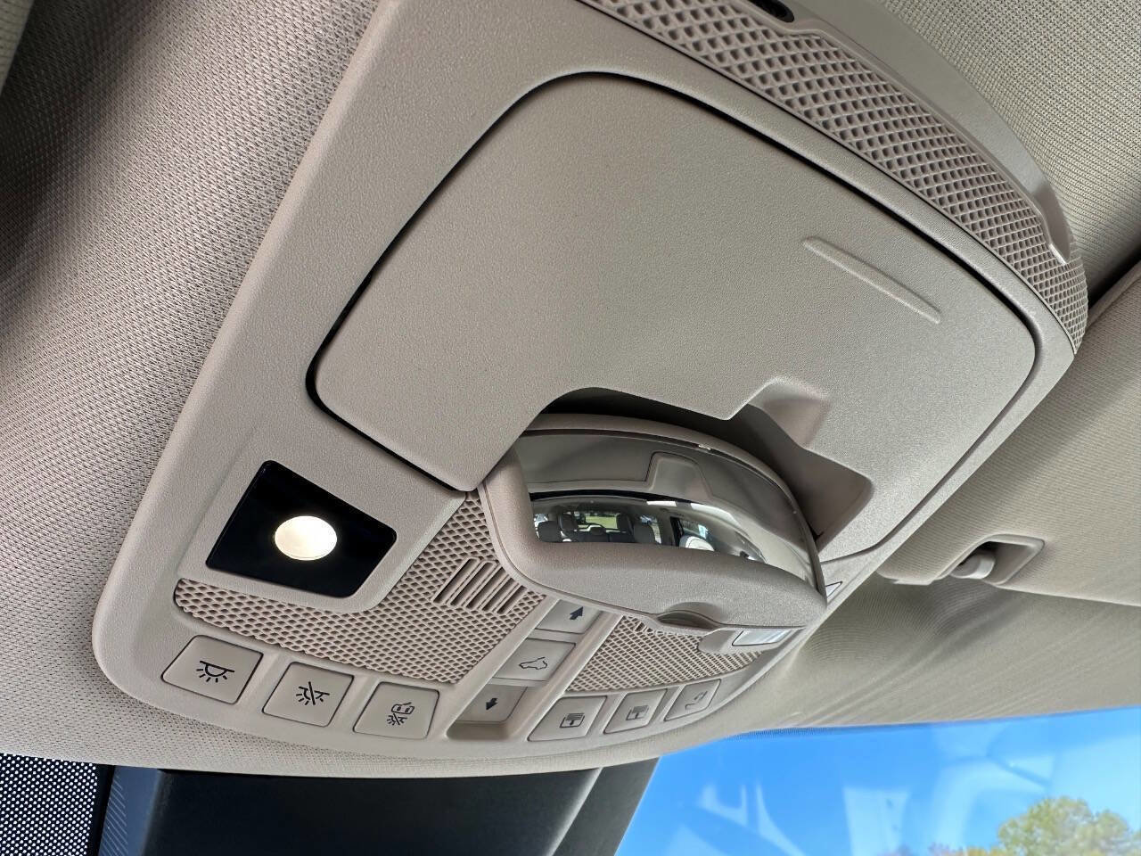 Used 2019 Lincoln Navigator L Reserve image 32