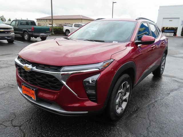 Used 2025 Chevrolet Trax LT w/ Driver Confidence Package FWD image 3