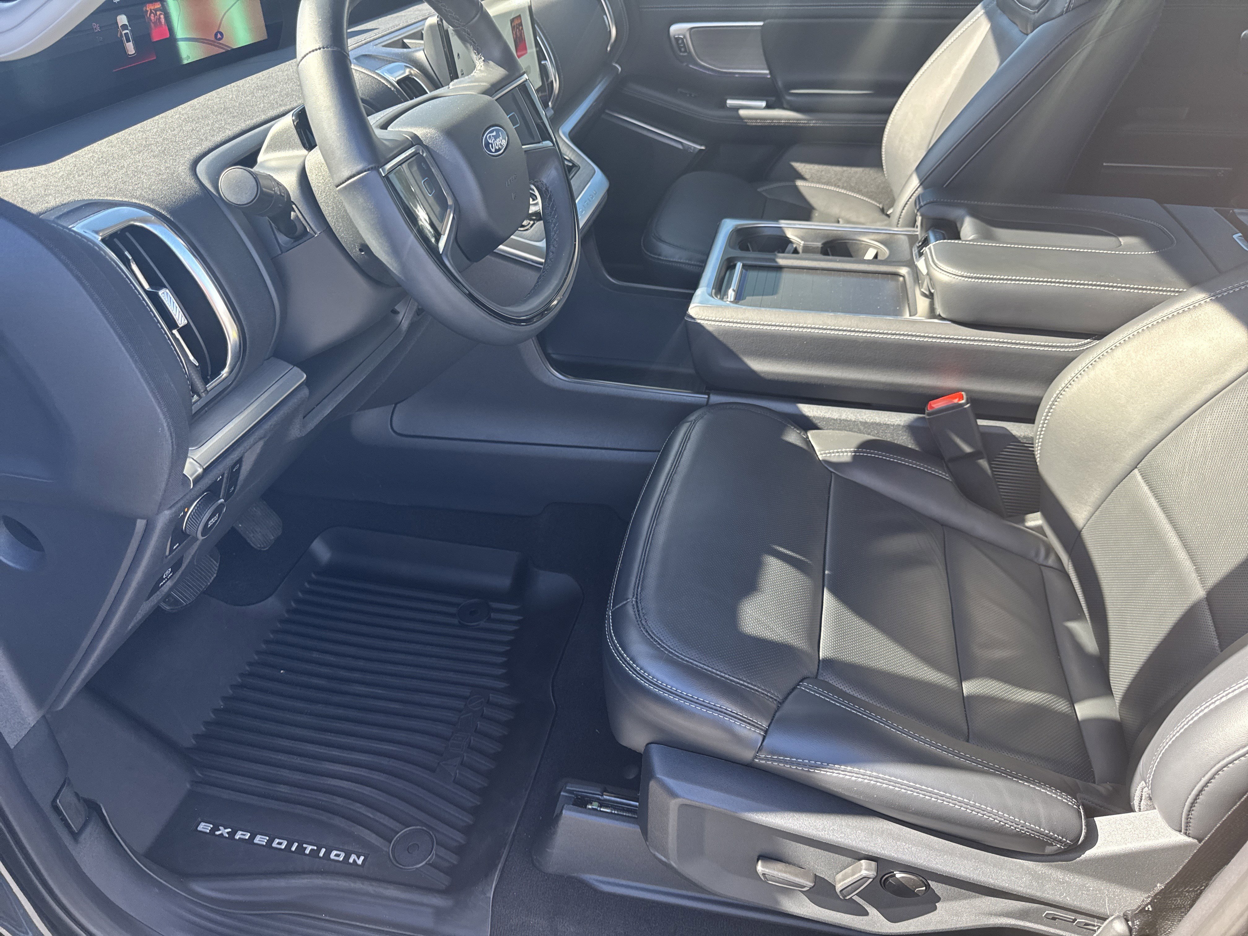 Certified 2025 Ford Expedition Platinum w/ Driver's Package image 9