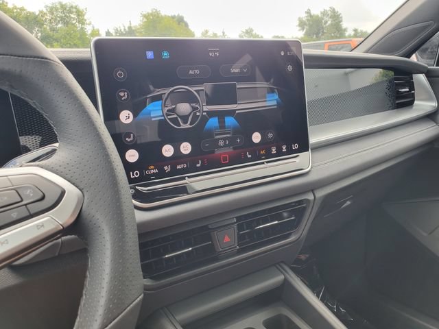 New 2026 Volkswagen Tiguan SE R-Line FWD image 24