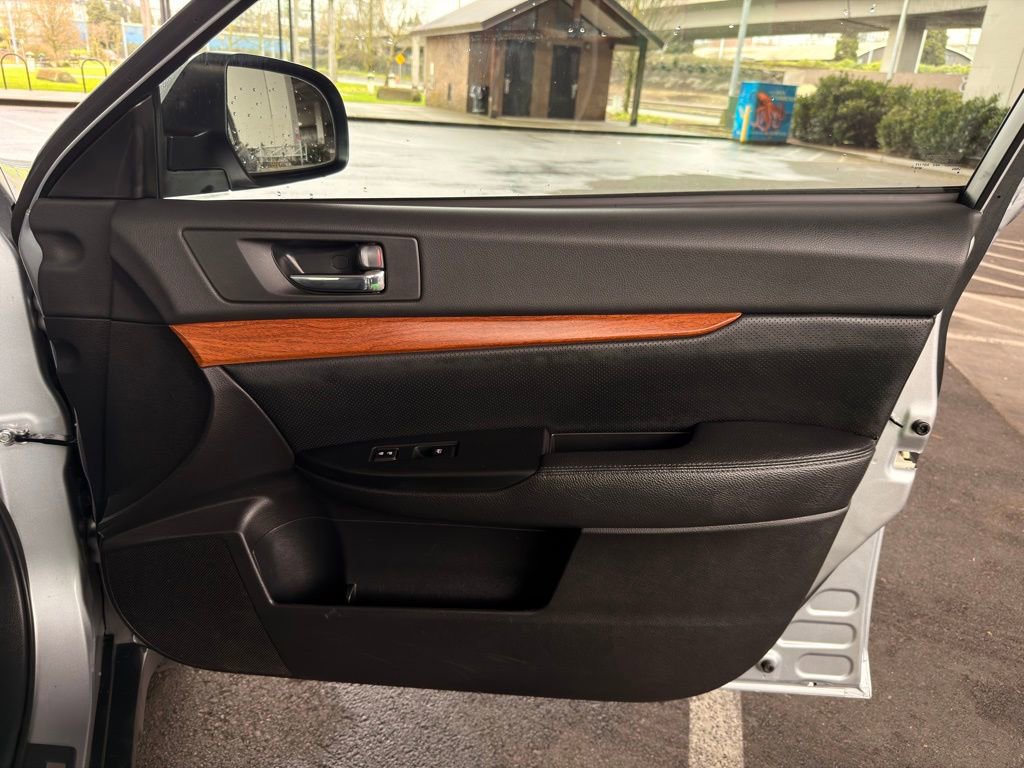 Used 2013 Subaru Outback 2.5i Limited image 29