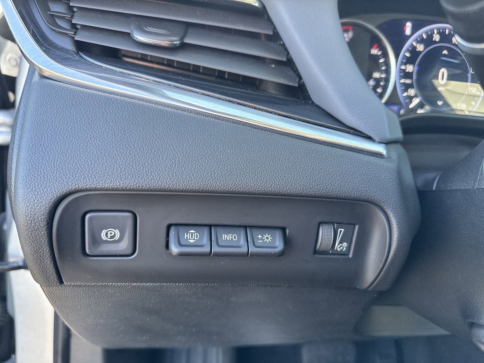 Used 2022 Buick Enclave Premium image 28