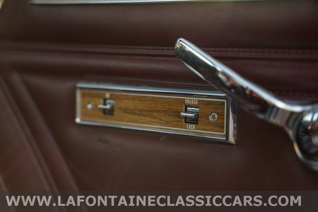 Used 1991 Jeep Grand Wagoneer Base image 98