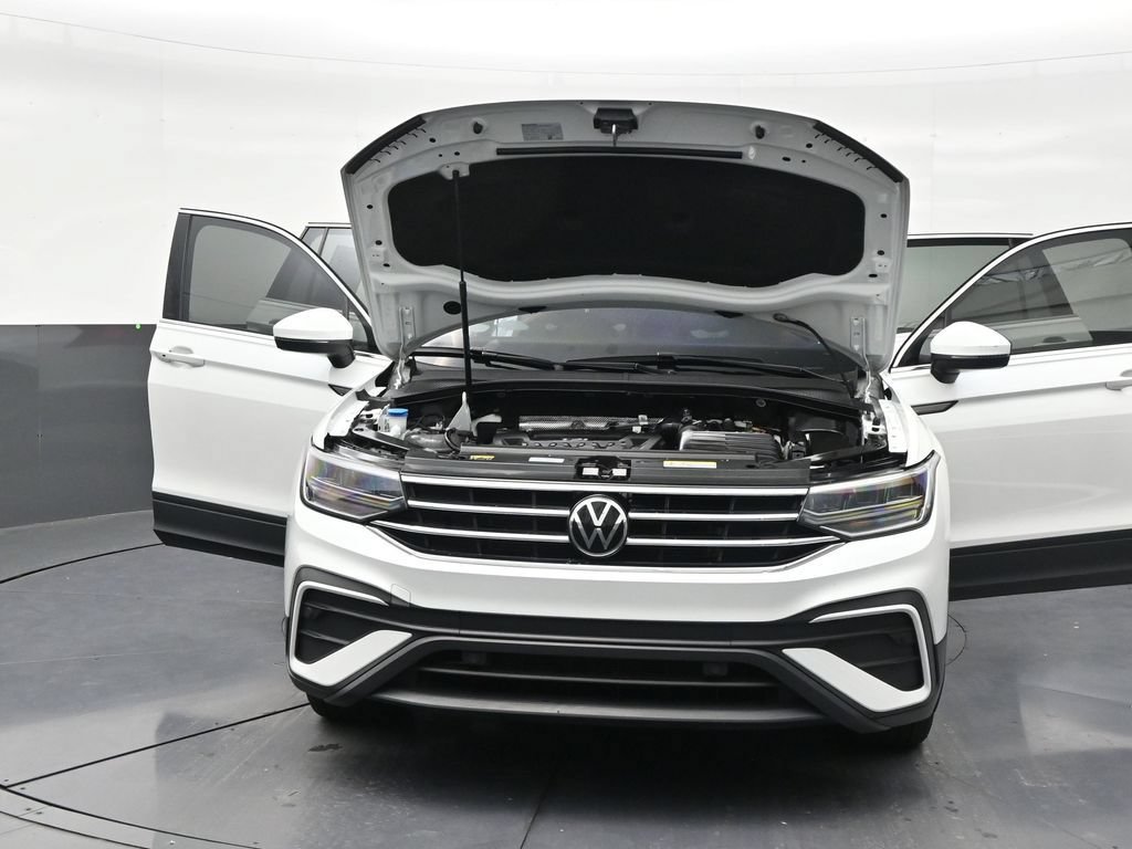 Used 2023 Volkswagen Tiguan SE FWD image 33