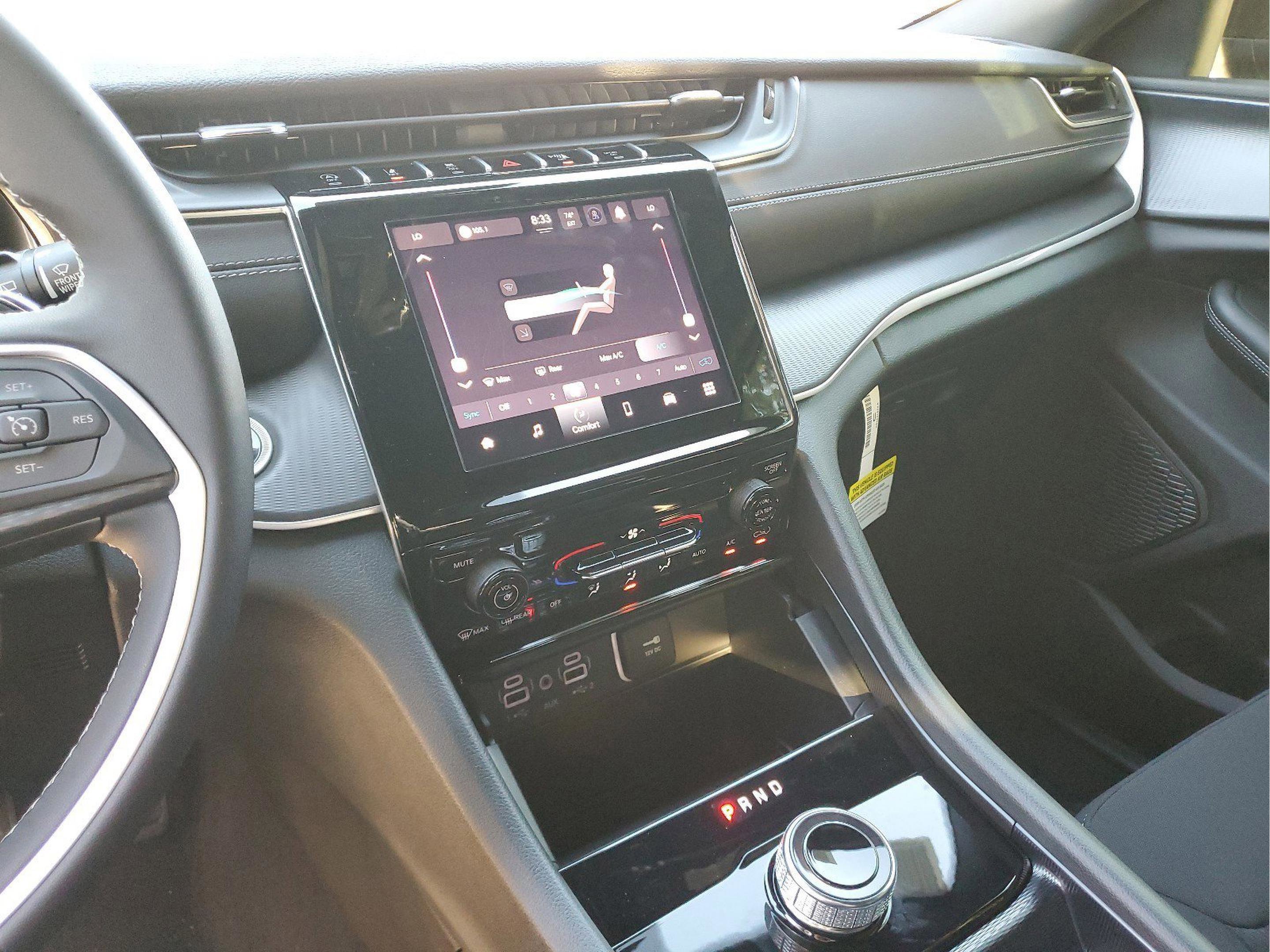 New 2025 Jeep Grand Cherokee Laredo X image 28