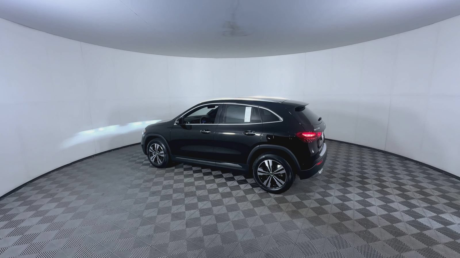 Used 2025 Mercedes-Benz GLA 250 4MATIC image 6