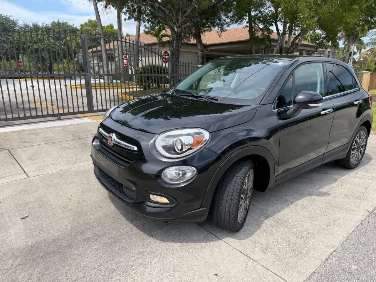 Used 2017 FIAT 500X Lounge w/ Lounge Premium Package (FWD) image 2
