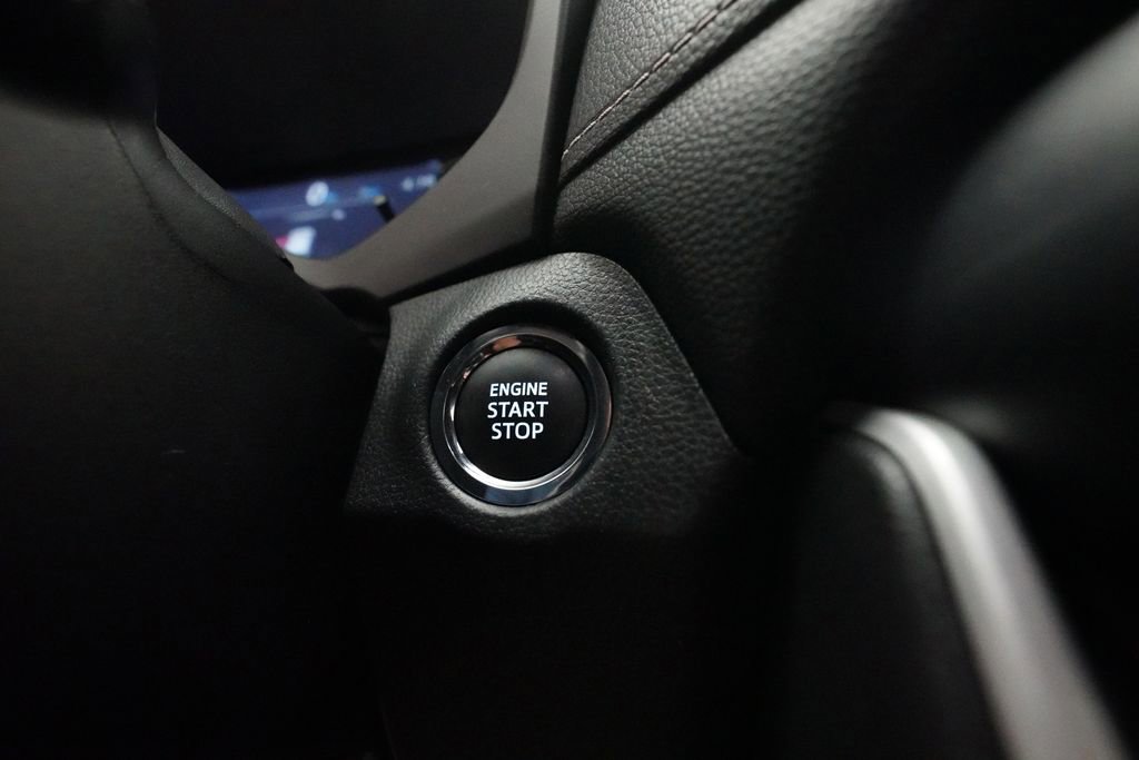 Used 2025 Toyota RAV4 XLE image 29