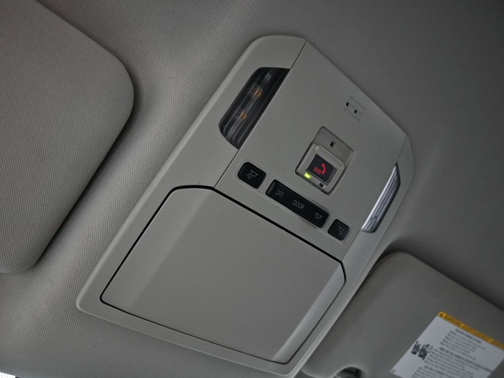 Used 2023 Toyota Highlander LE image 21