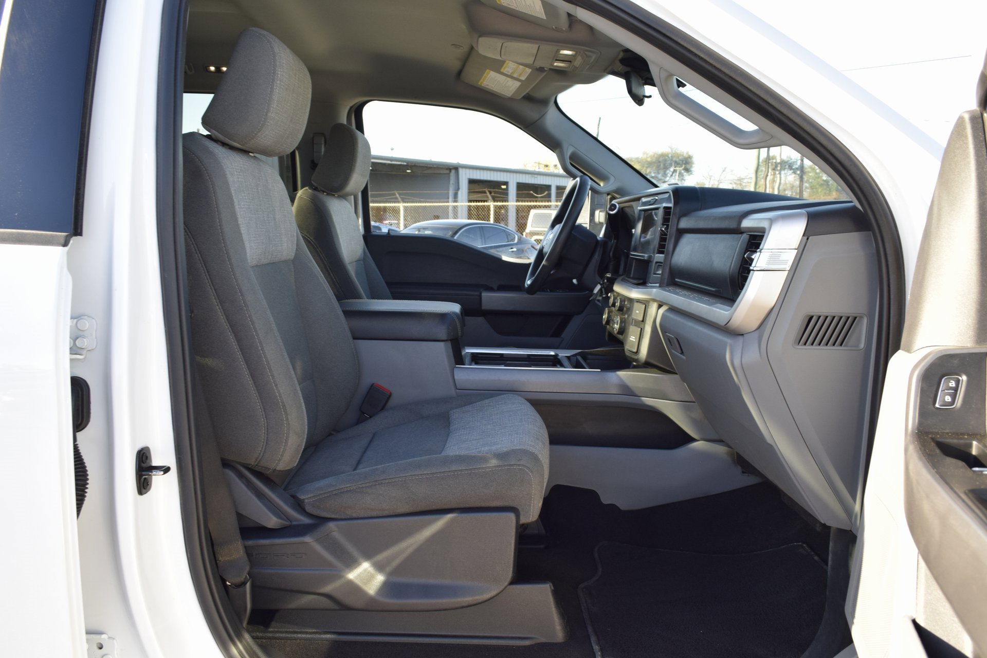 Used 2025 Ford F250 XLT w/ FX4 Off-Road Package image 38