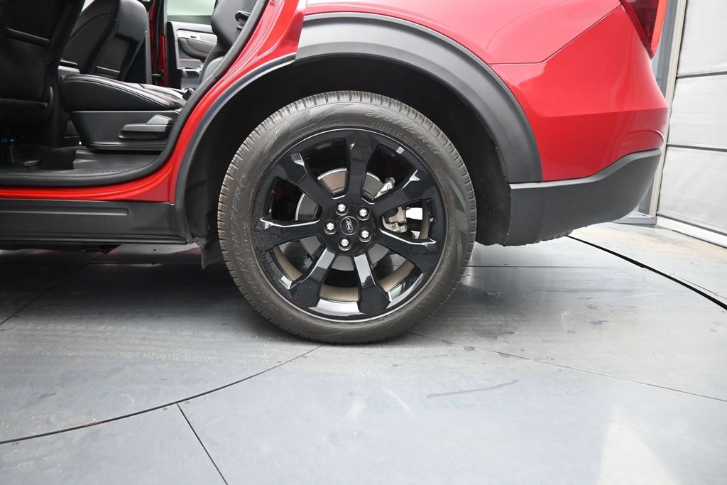 Certified 2024 Ford Explorer ST-Line w/ Class IV Trailer Tow Package RWD image 19