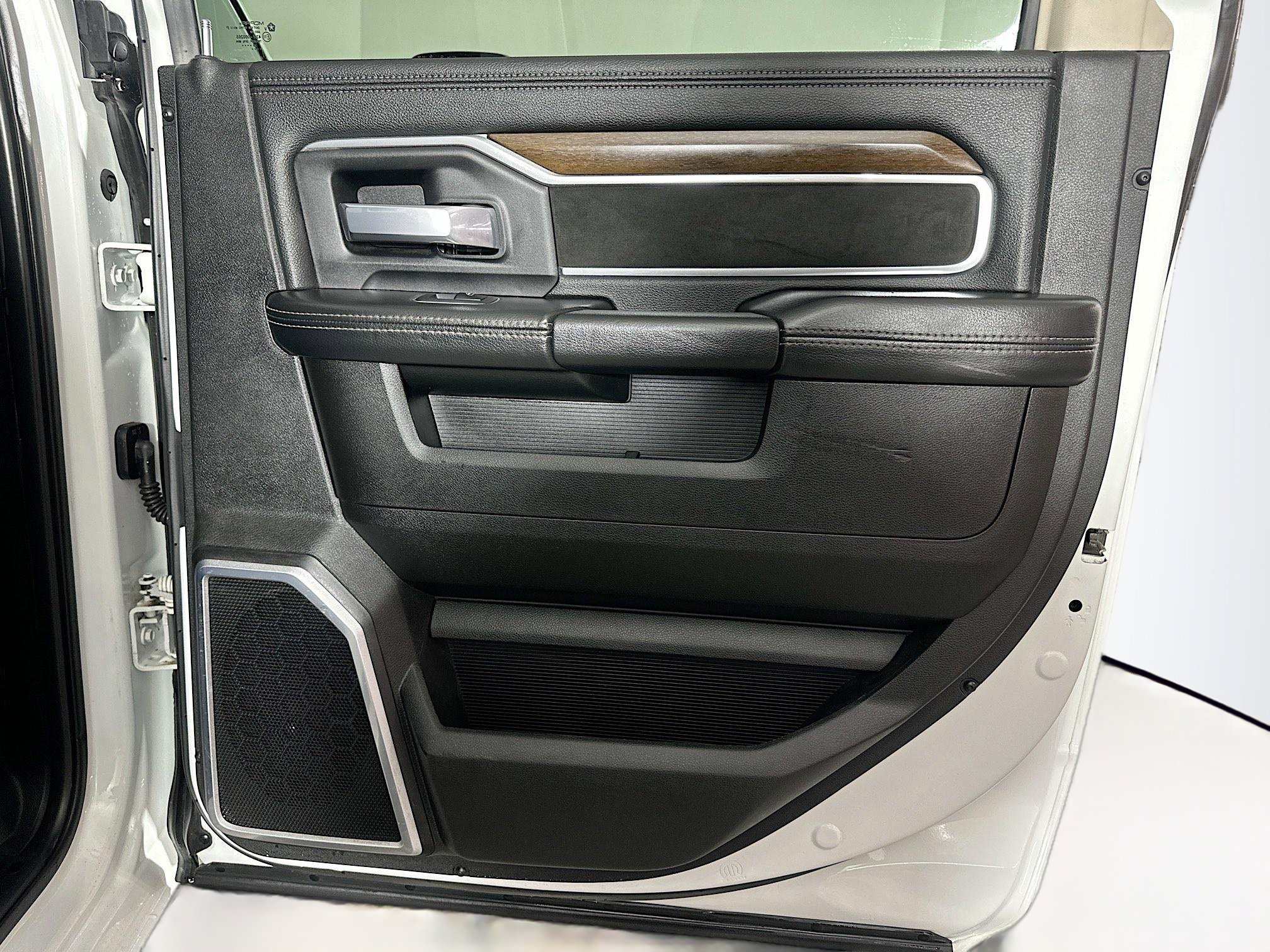 Used 2024 RAM 2500 Laramie image 29