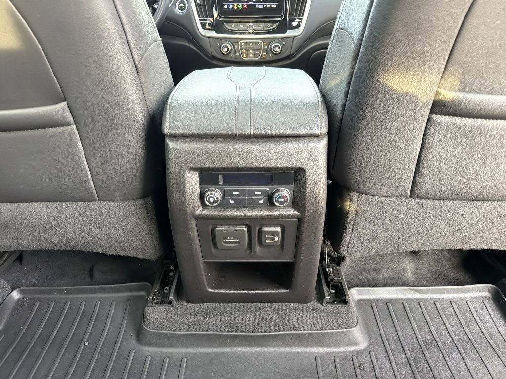 Used 2022 Chevrolet Traverse High Country FWD image 23
