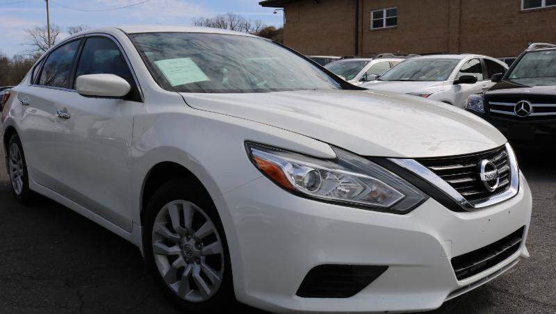 Used 2018 Nissan Altima 2.5 S w/ S Convenience Package FWD image 3