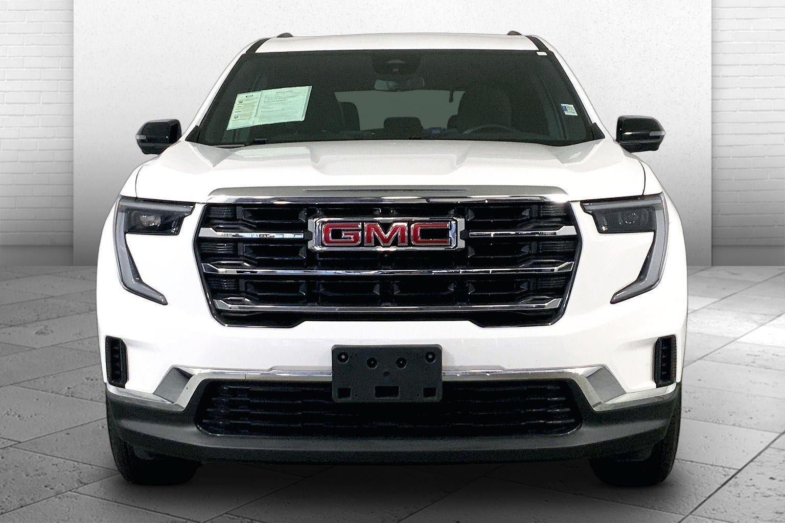 Used 2025 GMC Acadia Elevation FWD image 2