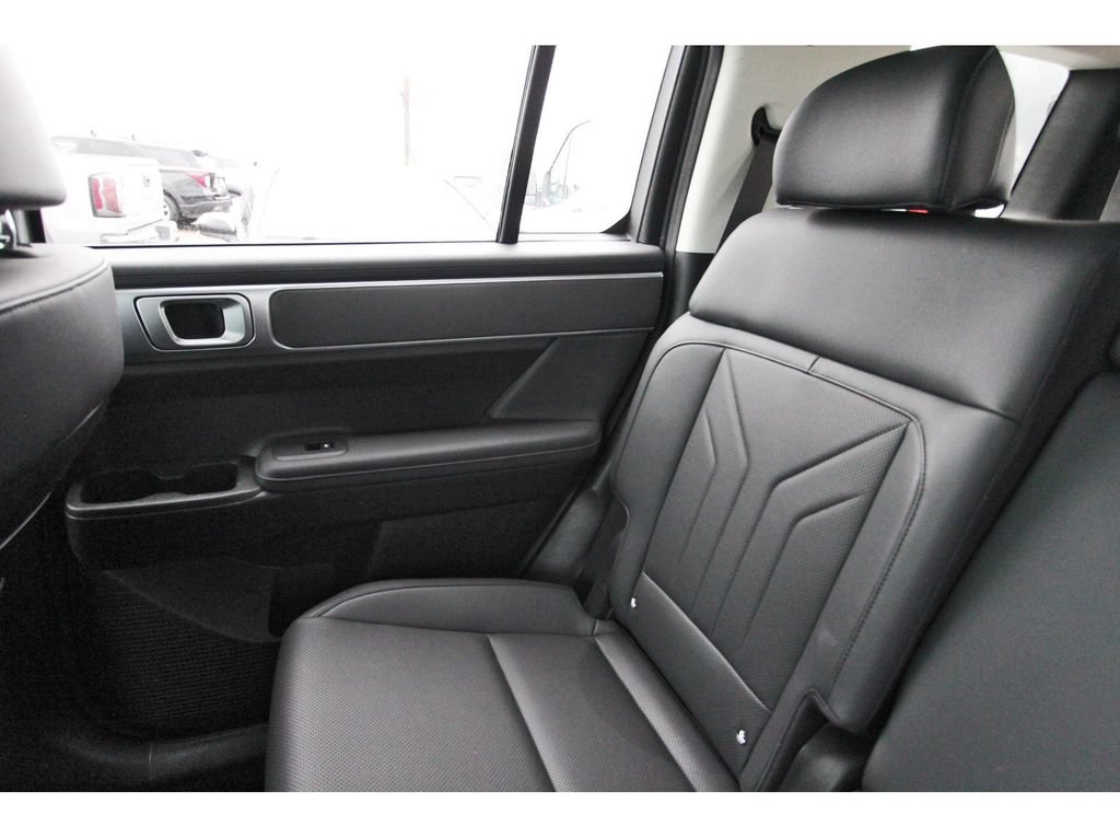 Used 2026 Hyundai Santa Fe SEL FWD image 12