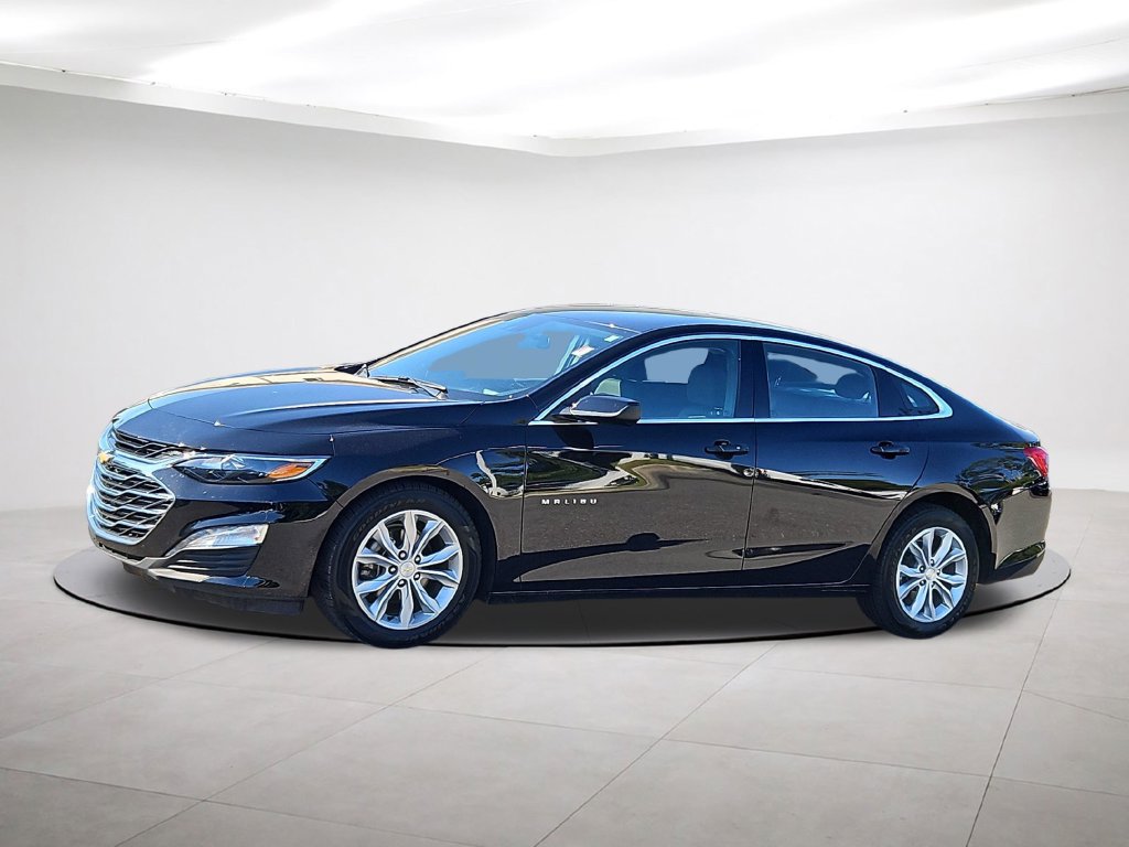 Used 2025 Chevrolet Malibu LT FWD image 3
